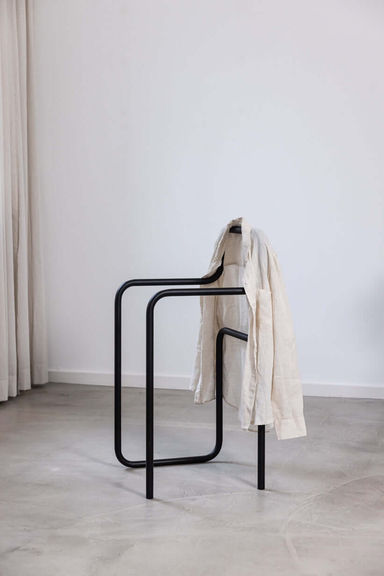 VALET STAND JAMES