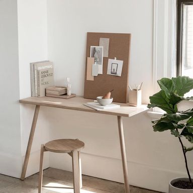 Compact Georg Desk