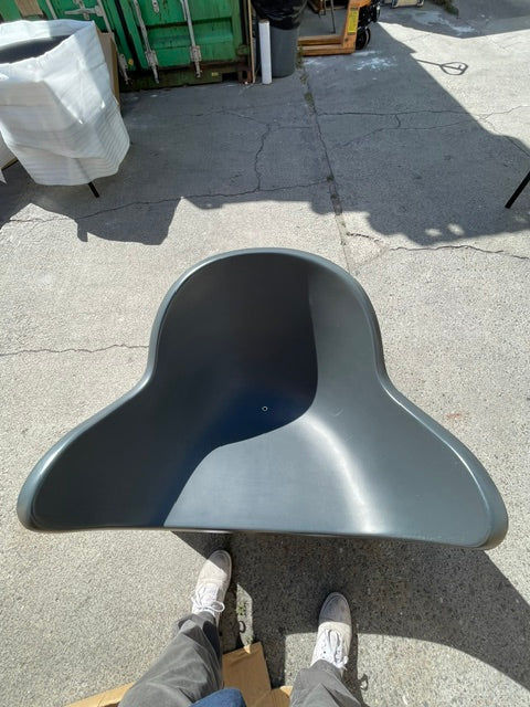 047: Apollo Chair - Graphite [OUTLET]