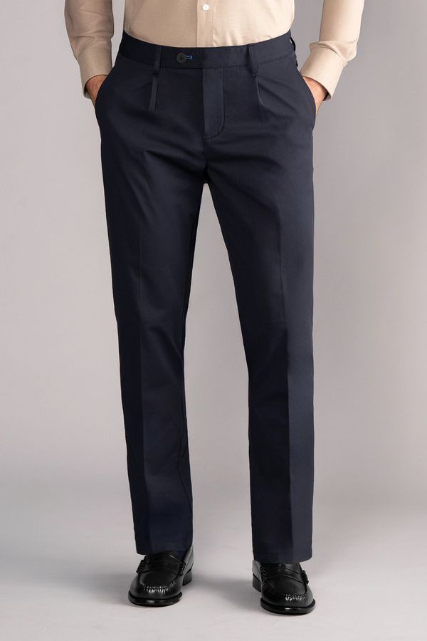 Performance Pleated Pants // Navy