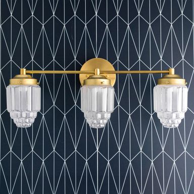 VANITY LIGHT MODEL NO. 3918