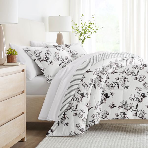 Vintage Magnolia Reversible Down-Alternative Comforter Set - Sale