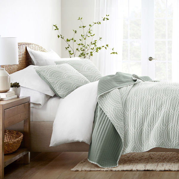 Scallop Reversible Quilted Coverlet Set - Sale