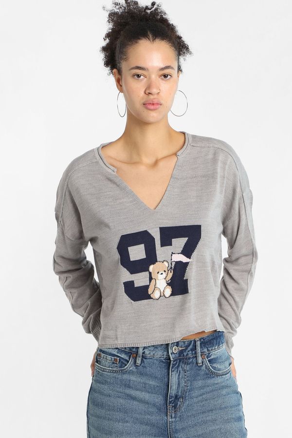 Graphic Notch Neck Sweater