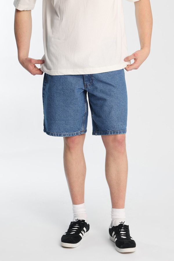 Loose Denim Shorts