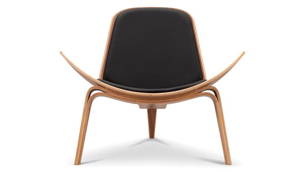 Shell - Wegner Shell Lounge Chair, Walnut and Black Premium Leather