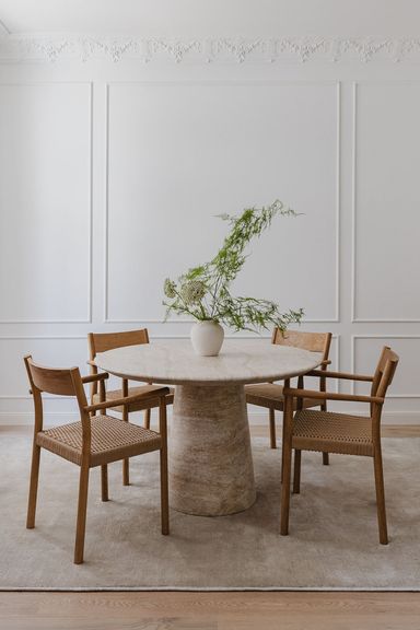Mesa de jantar redonda Ø120 cm em cimento look travertino Noemi