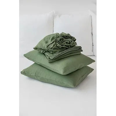 MagicLinen 4-piece Linen Sheet Set in Forest Green at Urban Outfitters
