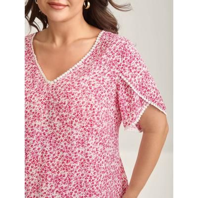 Plus Size WhiteSmoke Petal Sleeve Floral Lace Spliced Shirt Women Elegant Short sleeve V-neck Everyday Blouses BloomChic 22-24/3X