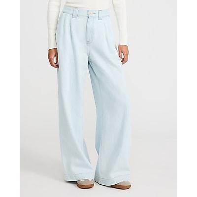 Express Women's High Waisted Light Wash Pleated Relaxed Trouser Jeans in Blue, size: 10 Long