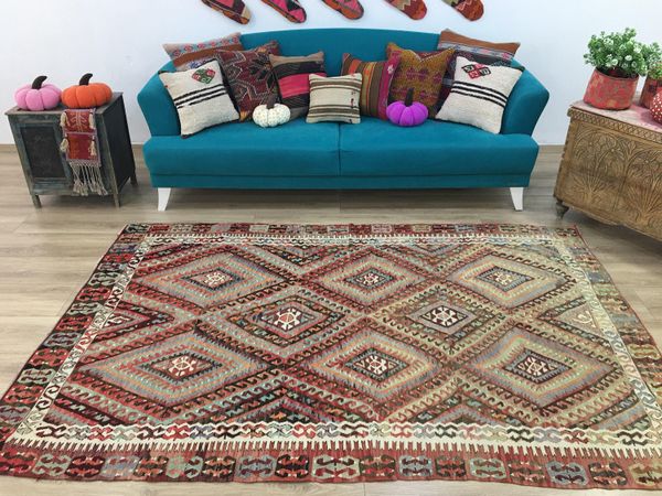 antique rug, vintage rug, kilim rug, turkish rug, area rug, faded rug, muted rug, bohemian rug, livingroom rug, 5.2 x 8.1 ft, RK 8925