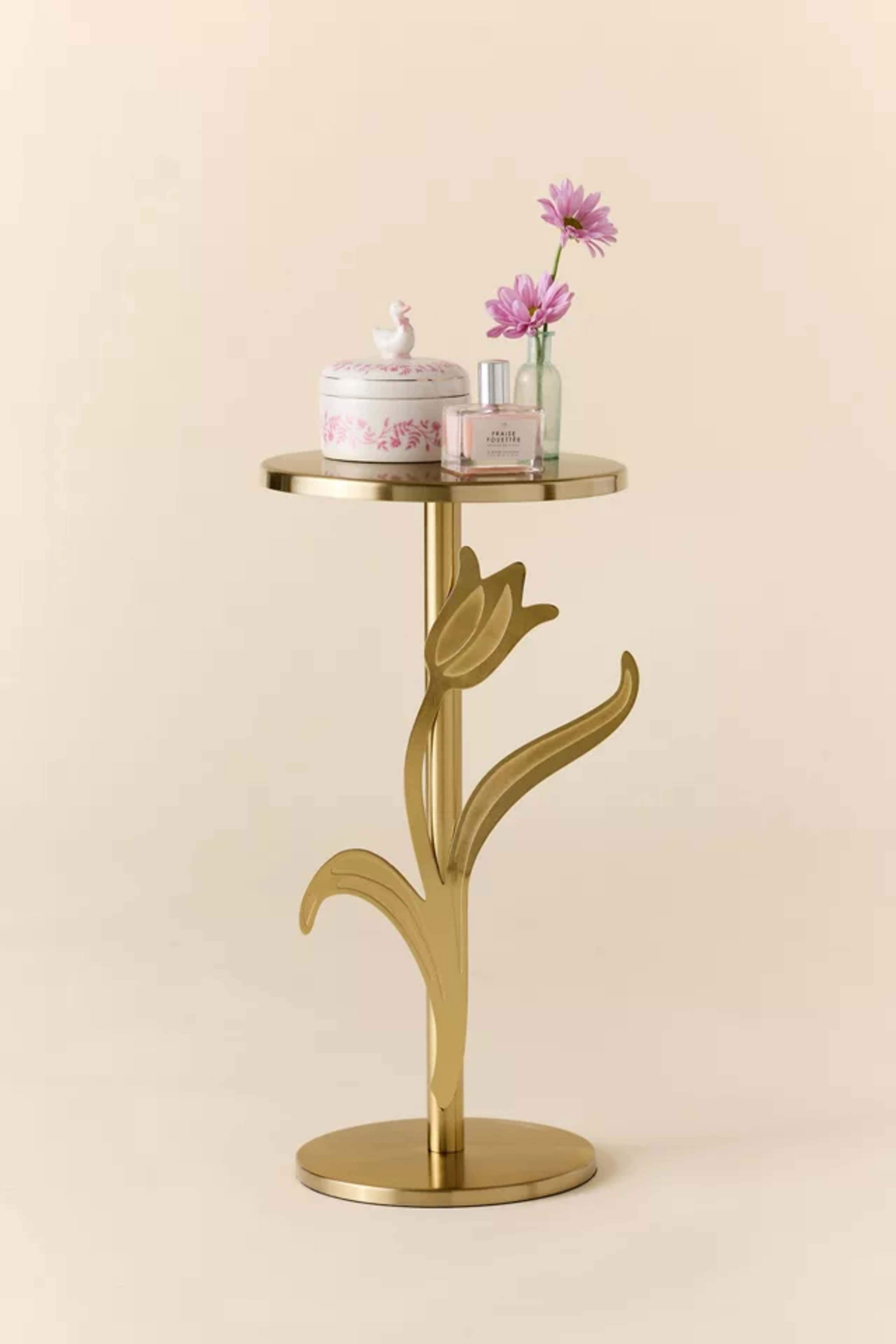Tulip Metal Side Table - Whimsical Iron End Table 18.75"H