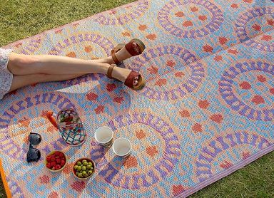 Amazon.com: Talking Tables Boho Woven Waterproof Outdoor Rug | Plastic, Lightweight & Non Slip Mat with Double-Sided Geometric Pattern | for Garden, Patio, Decking, Bathroom, Utility, Picnic,Boho-Rug-V3 : Patio, Lawn & Garden