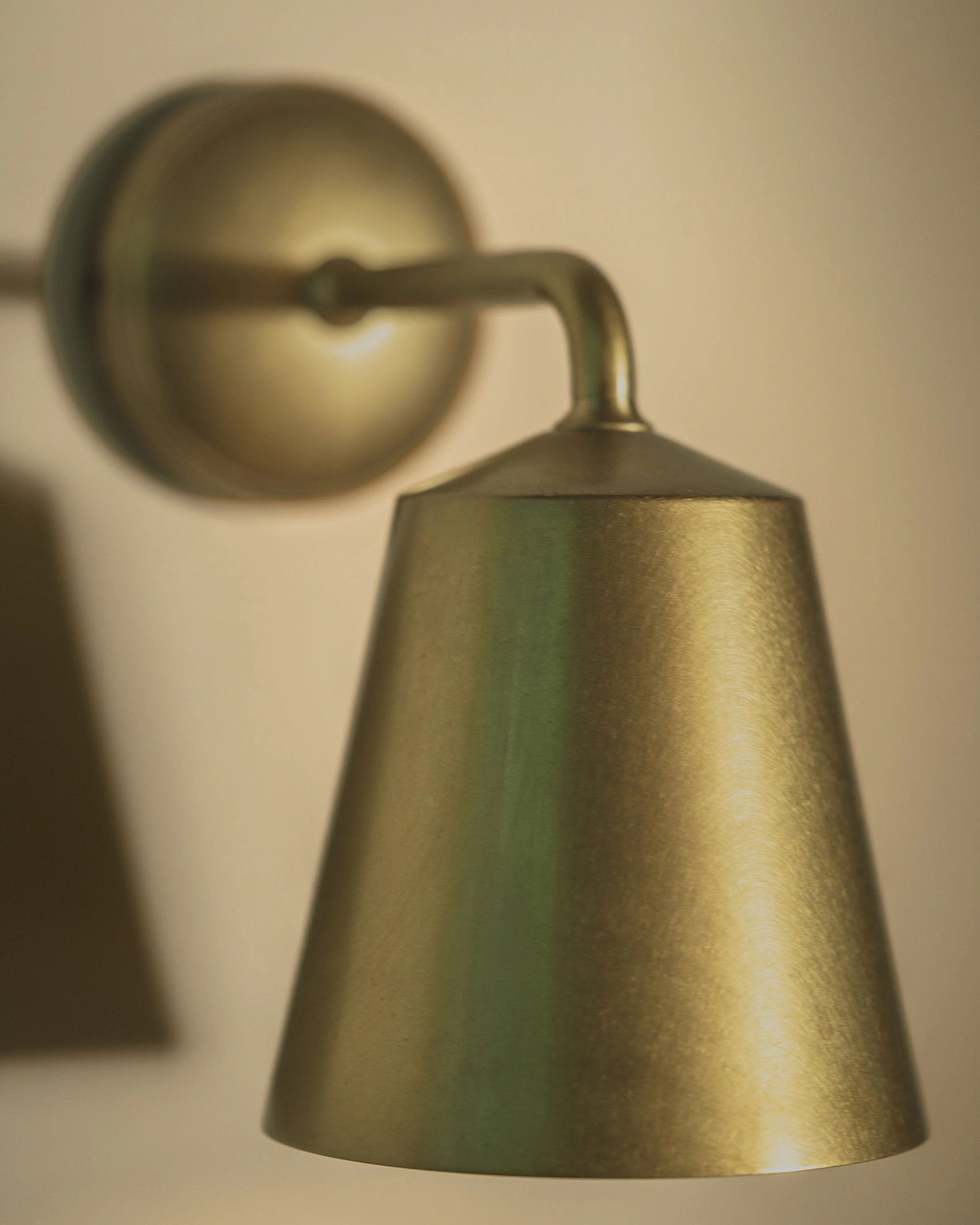 Richmond Small Wall Light - Antique Brass | Elegant Lighting