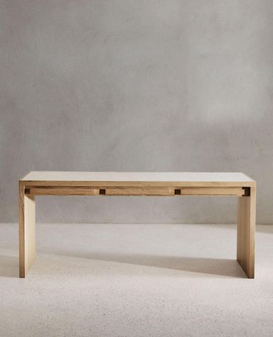 DESK 02