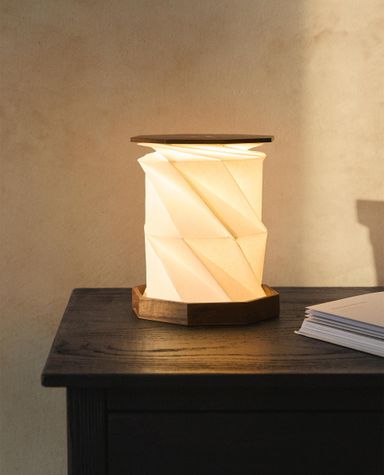 SKLOPIVA PAPIRNATA STOLNA LAMPA