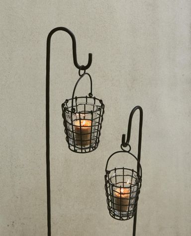 ΜΕΤΑΛΛΙΚΗ ΒΑΣΗ ΚΕΡΙΩΝ ΜΕ ΠΟΔΙ ΓΙΑ ΤΟΝ ΚΗΠΟ | Zara Home Ελλάδα / Greece