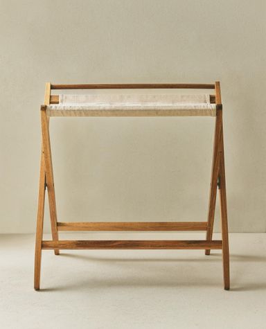FOLDING LUGGAGE RACK