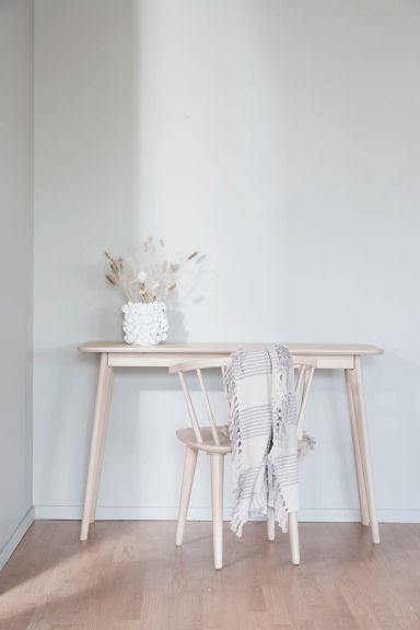 Rowico Yumi Skrivebord B120 cm - Hvitpigmentert eik - O.Borgen AS Kostnadsfritt levert og montert