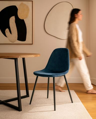 Silla de comedor Lipa de terciopelo con patas de metal negras - Azul Oscuro
